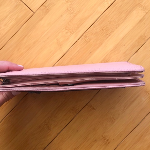 Pink wallet - Picture 2 of 4